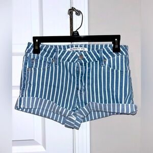 striped denim jean shorts size 7/28